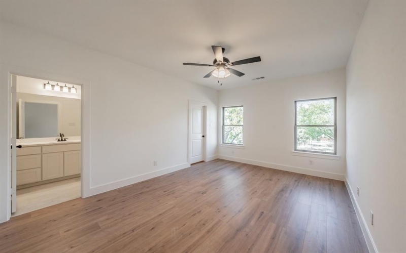 1224 Elva Warren Street, Fort Worth, TX 76115, 8 Habitaciones Habitaciones , ,5 BañosBaños,Residential Multi Family,En Venta,1224 Elva Warren Street,20985044
