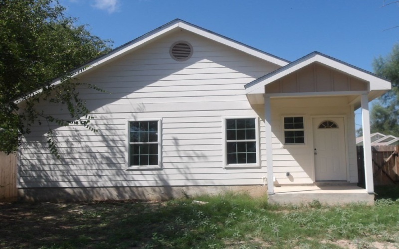 532 Camp Street, Uvalde, TX 78801, 3 Habitaciones Habitaciones , ,2 BañosBaños,Residential,En Venta,532 Camp Street,81114