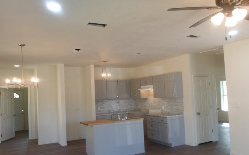 532 Camp Street, Uvalde, TX 78801, 3 Habitaciones Habitaciones , ,2 BañosBaños,Residential,En Venta,532 Camp Street,81114
