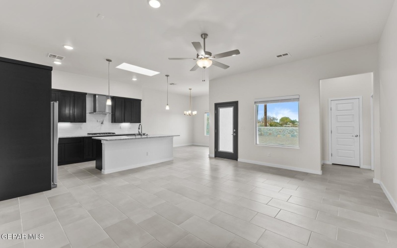 1135 Brass Hill Avenue, Santa Teresa, NM 88008, 4 Habitaciones Habitaciones , ,3 BañosBaños,Residential,En Venta,1135 Brass Hill Avenue,925476