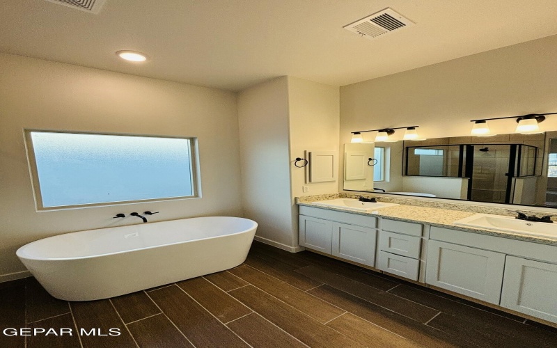 204 Farnborough Street, El Paso, TX 79928, 4 Bedrooms Bedrooms, ,2 BathroomsBathrooms,Residential,For Sale,204 Farnborough Street,925480