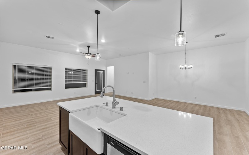 1129 Gallium Avenue, Santa Teresa, NM 88008, 3 Habitaciones Habitaciones , ,2 BañosBaños,Residential,En Venta,1129 Gallium Avenue,925484