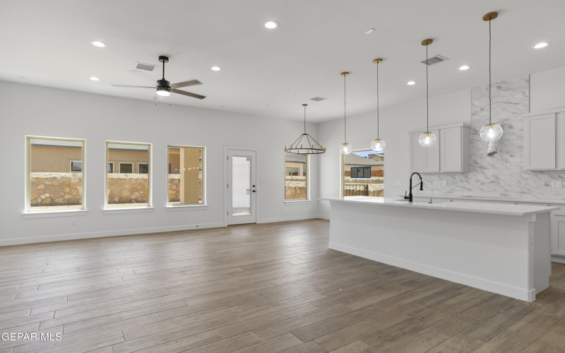 145 Bonnie Trail, Sunland Park, NM 88063, 4 Habitaciones Habitaciones , ,2 BañosBaños,Residential,En Venta,145 Bonnie Trail,925511