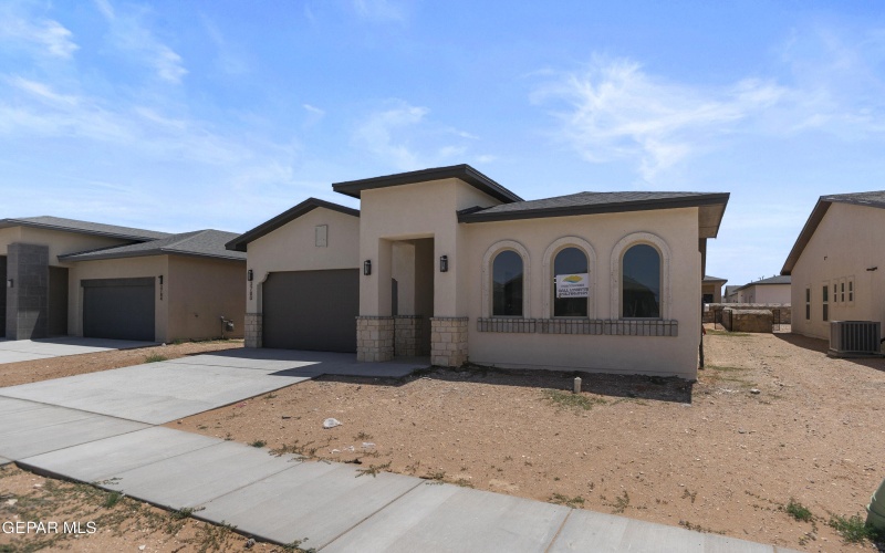 145 Bonnie Trail, Sunland Park, NM 88063, 4 Habitaciones Habitaciones , ,2 BañosBaños,Residential,En Venta,145 Bonnie Trail,925511