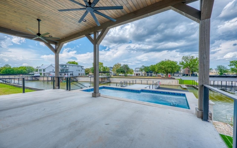 320 Lake Street, Kingsland, TX 78639, 5 Habitaciones Habitaciones , ,5 BañosBaños,Residential,En Venta,320 Lake Street,0,174074