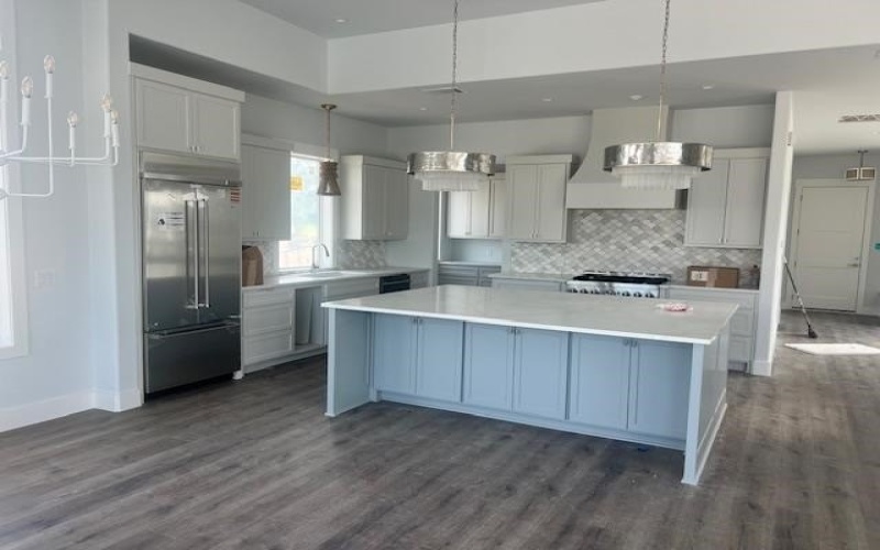 320 Lake Street, Kingsland, TX 78639, 5 Bedrooms Bedrooms, ,5 BathroomsBathrooms,Residential,For Sale,320 Lake Street,174074