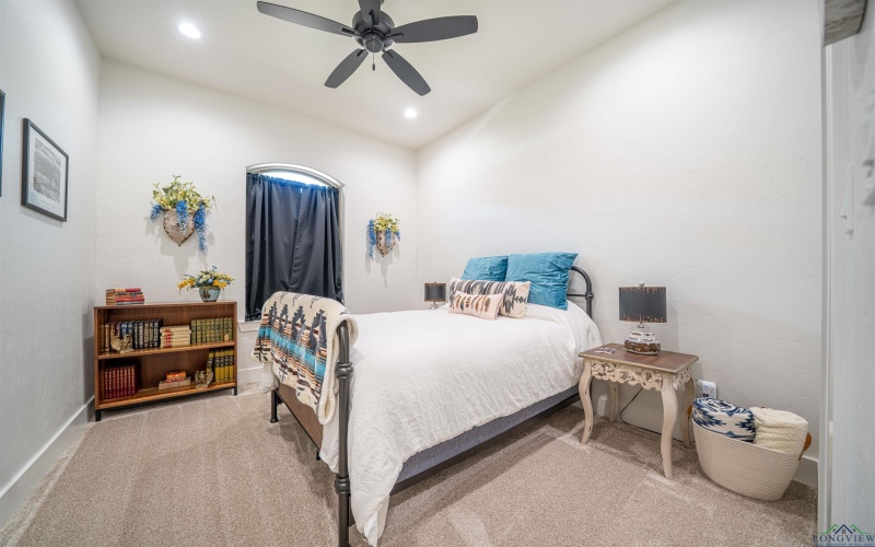 125 Thorn Briar, Longview, TX 75602, 4 Bedrooms Bedrooms, ,3 BathroomsBathrooms,Residential,For Sale,125 Thorn Briar,20254546