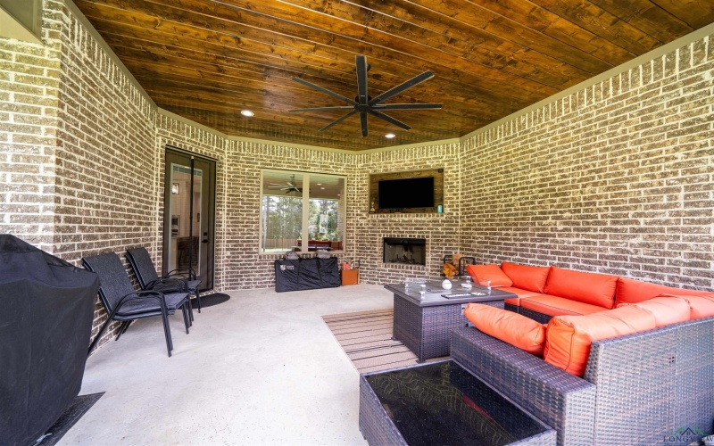 125 Thorn Briar, Longview, TX 75602, 4 Bedrooms Bedrooms, ,3 BathroomsBathrooms,Residential,For Sale,125 Thorn Briar,20254546