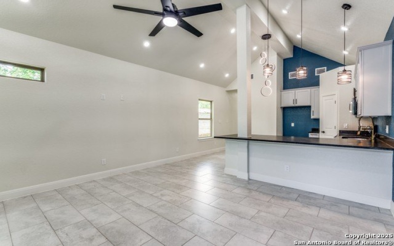 2628 E Commerce, San Antonio, TX 78203, 3 Habitaciones Habitaciones , ,2 BañosBaños,Residential,En Venta,2628 E Commerce,0,1879532