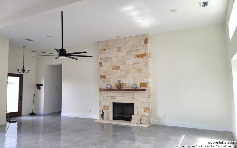 729 CABALLO TRL, Canyon Lake, TX 78133, 3 Bedrooms Bedrooms, ,2 BathroomsBathrooms,Residential,For Sale,729 CABALLO TRL,1880076