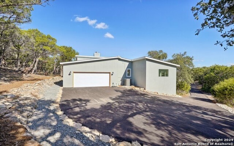 729 CABALLO TRL, Canyon Lake, TX 78133, 3 Bedrooms Bedrooms, ,2 BathroomsBathrooms,Residential,For Sale,729 CABALLO TRL,1880076