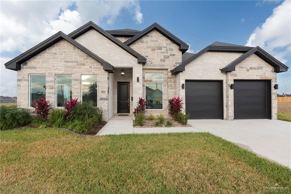5703 N 44th Lane, McAllen, TX 78504, 3 Bedrooms Bedrooms, ,3 BathroomsBathrooms,Residential,For Sale,5703 N 44th Lane,474950