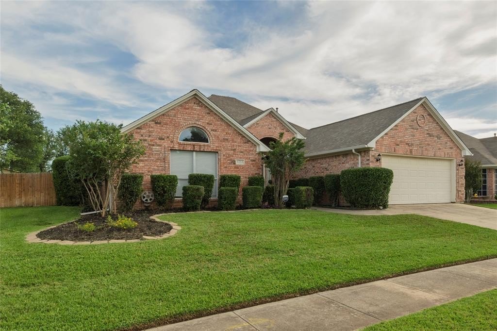 6233 Roaring Springs Drive, North Richland Hills, TX 76180, 3 Habitaciones Habitaciones , ,2 BañosBaños,Residential,En Venta,6233 Roaring Springs Drive,20944726