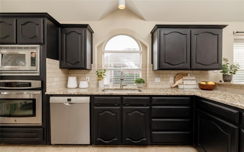 6233 Roaring Springs Drive, North Richland Hills, TX 76180, 3 Habitaciones Habitaciones , ,2 BañosBaños,Residential,En Venta,6233 Roaring Springs Drive,20944726