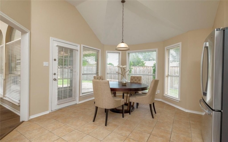 6233 Roaring Springs Drive, North Richland Hills, TX 76180, 3 Habitaciones Habitaciones , ,2 BañosBaños,Residential,En Venta,6233 Roaring Springs Drive,20944726