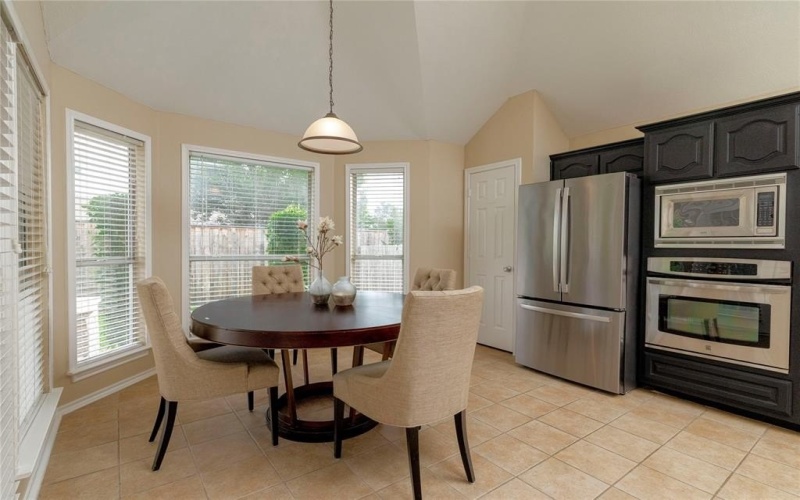 6233 Roaring Springs Drive, North Richland Hills, TX 76180, 3 Habitaciones Habitaciones , ,2 BañosBaños,Residential,En Venta,6233 Roaring Springs Drive,20944726