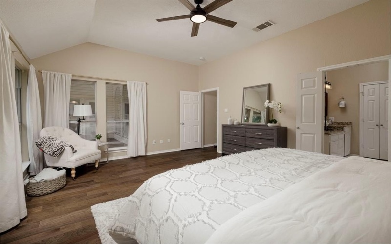 6233 Roaring Springs Drive, North Richland Hills, TX 76180, 3 Habitaciones Habitaciones , ,2 BañosBaños,Residential,En Venta,6233 Roaring Springs Drive,20944726