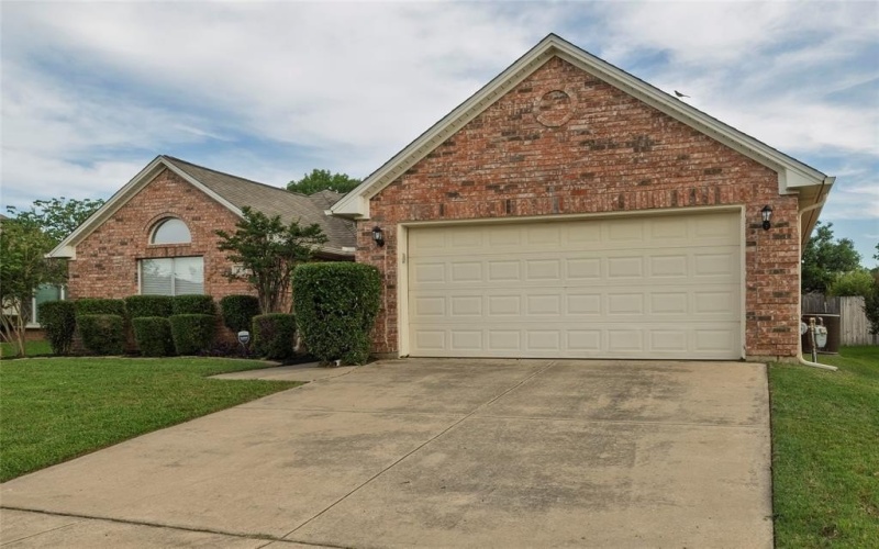 6233 Roaring Springs Drive, North Richland Hills, TX 76180, 3 Habitaciones Habitaciones , ,2 BañosBaños,Residential,En Venta,6233 Roaring Springs Drive,20944726