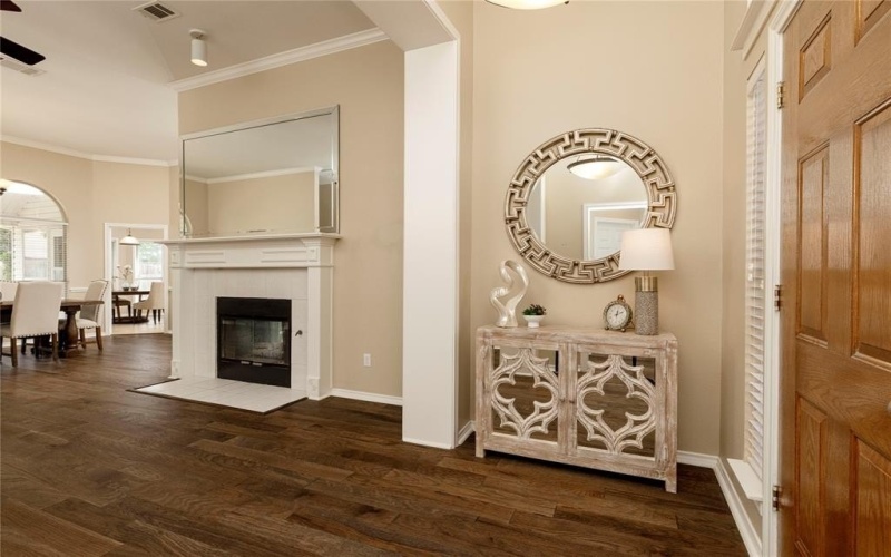 6233 Roaring Springs Drive, North Richland Hills, TX 76180, 3 Habitaciones Habitaciones , ,2 BañosBaños,Residential,En Venta,6233 Roaring Springs Drive,20944726