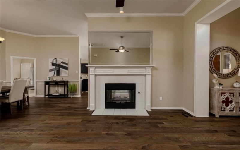 6233 Roaring Springs Drive, North Richland Hills, TX 76180, 3 Habitaciones Habitaciones , ,2 BañosBaños,Residential,En Venta,6233 Roaring Springs Drive,20944726
