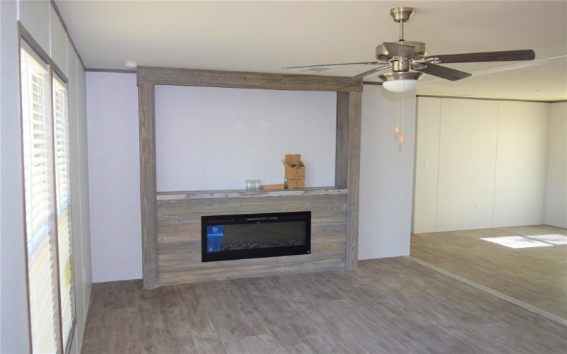 405 N Sixth Street, Bangs, TX 76823, 4 Habitaciones Habitaciones , ,2 BañosBaños,Residential,En Venta,405 N Sixth Street,20983631