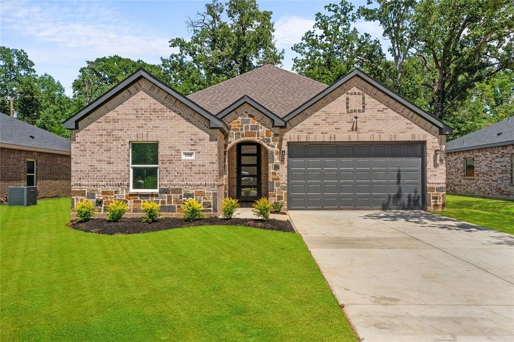 108 Lakeview Drive, Trinidad, TX 75163, 3 Bedrooms Bedrooms, ,2 BathroomsBathrooms,Residential,For Sale,108 Lakeview Drive,20984996
