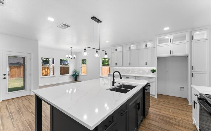 108 Lakeview Drive, Trinidad, TX 75163, 3 Bedrooms Bedrooms, ,2 BathroomsBathrooms,Residential,For Sale,108 Lakeview Drive,20984996