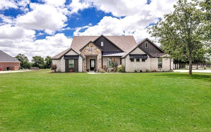 6016 Bella Terra Lane, Godley, TX 76044, 4 Bedrooms Bedrooms, ,3 BathroomsBathrooms,Residential,For Sale,6016 Bella Terra Lane,20985206