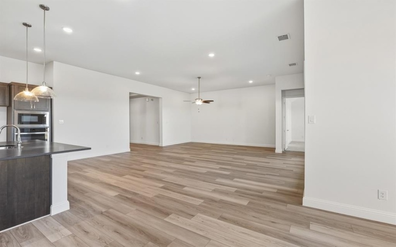 189 Mountain Laurel Drive, Waxahachie, TX 75165, 4 Bedrooms Bedrooms, ,3 BathroomsBathrooms,Residential,For Sale,189 Mountain Laurel Drive,0,20985252