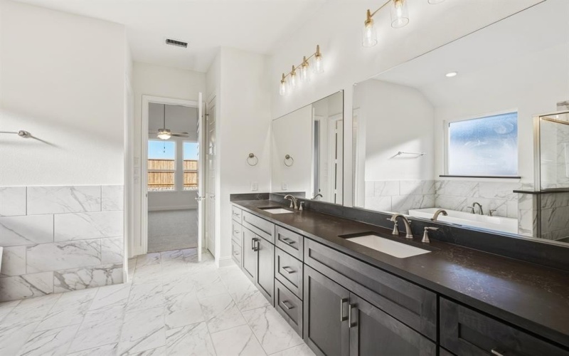 189 Mountain Laurel Drive, Waxahachie, TX 75165, 4 Bedrooms Bedrooms, ,3 BathroomsBathrooms,Residential,For Sale,189 Mountain Laurel Drive,0,20985252