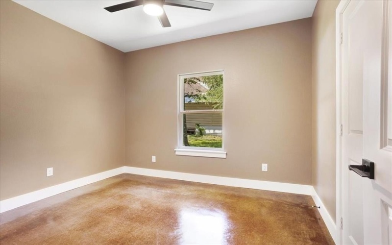 516 S 4th Street, Bonham, TX 75418, 6 Habitaciones Habitaciones , ,5 BañosBaños,Residential Multi Family,En Venta,516 S 4th Street,20985364