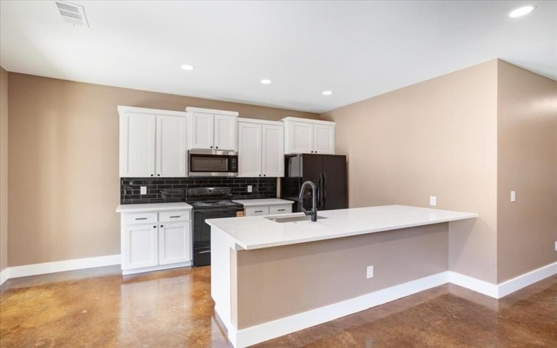 516 S 4th Street, Bonham, TX 75418, 6 Habitaciones Habitaciones , ,5 BañosBaños,Residential Multi Family,En Venta,516 S 4th Street,20985364