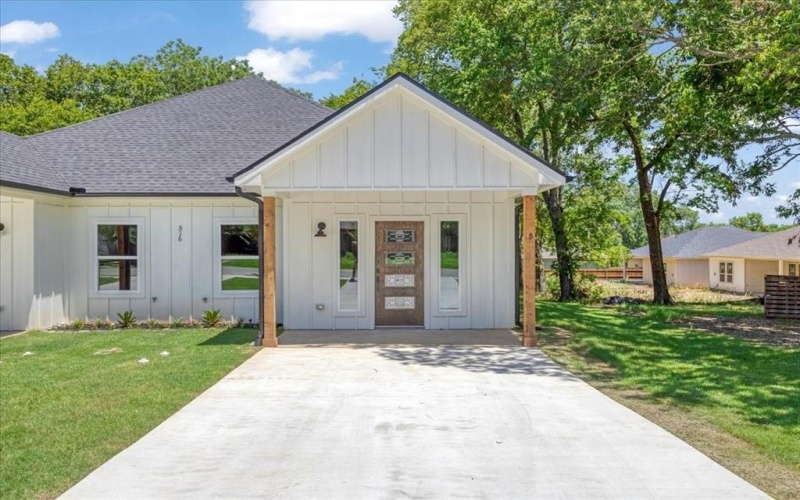 516 S 4th Street, Bonham, TX 75418, 6 Habitaciones Habitaciones , ,5 BañosBaños,Residential Multi Family,En Venta,516 S 4th Street,20985364