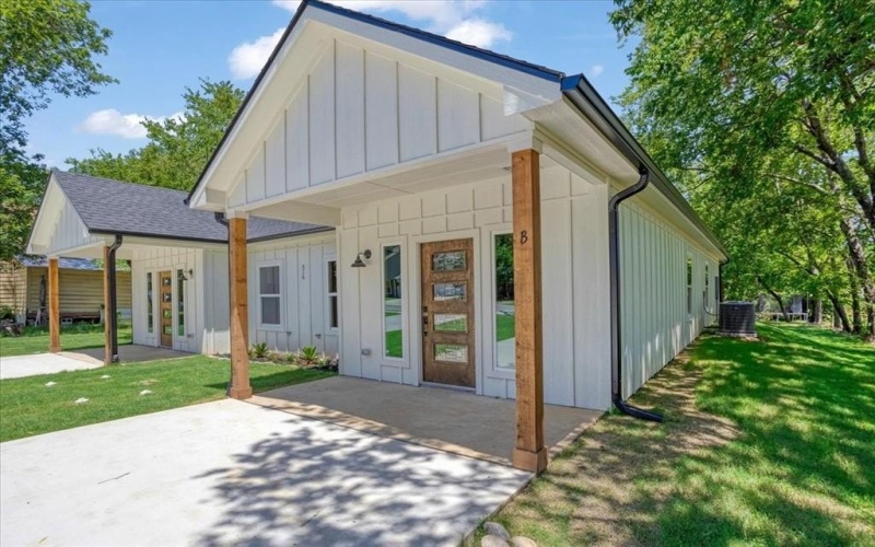 516 S 4th Street, Bonham, TX 75418, 6 Habitaciones Habitaciones , ,5 BañosBaños,Residential Multi Family,En Venta,516 S 4th Street,20985364