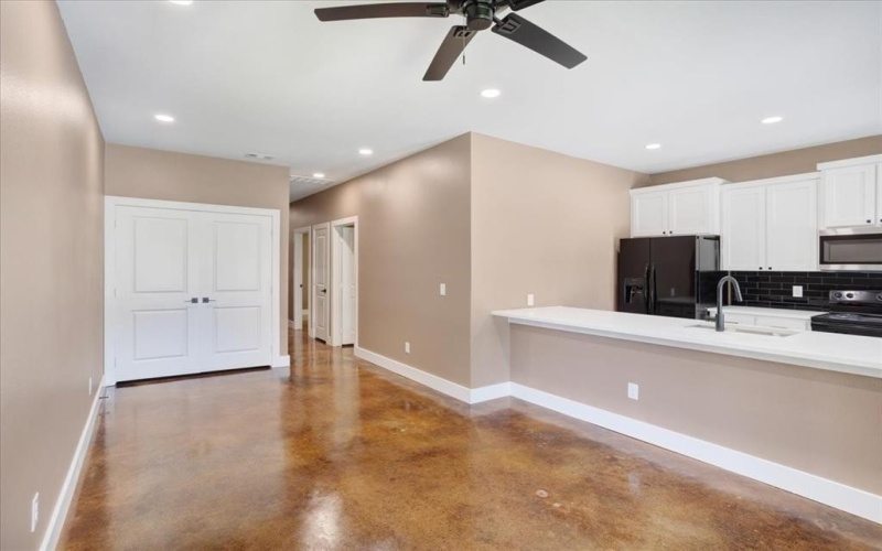 516 S 4th Street, Bonham, TX 75418, 6 Habitaciones Habitaciones , ,5 BañosBaños,Residential Multi Family,En Venta,516 S 4th Street,20985364