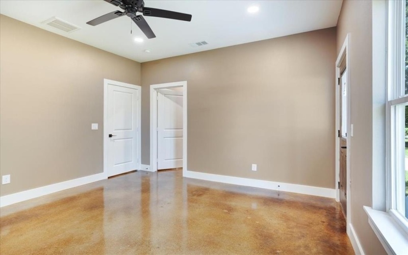 516 S 4th Street, Bonham, TX 75418, 6 Habitaciones Habitaciones , ,5 BañosBaños,Residential Multi Family,En Venta,516 S 4th Street,20985364