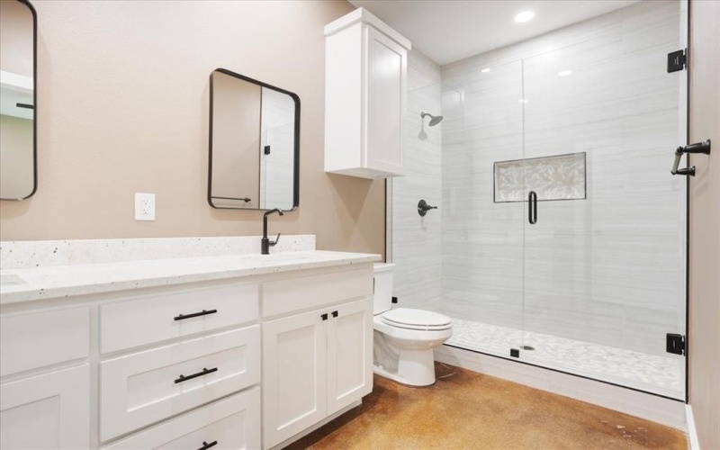 516 S 4th Street, Bonham, TX 75418, 6 Habitaciones Habitaciones , ,5 BañosBaños,Residential Multi Family,En Venta,516 S 4th Street,20985364