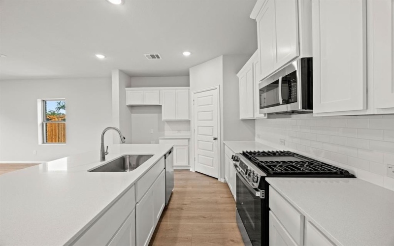 3321 Fortress Way, Denton, TX 76208, 4 Habitaciones Habitaciones , ,2 BañosBaños,Residential,En Venta,3321 Fortress Way,0,20985456
