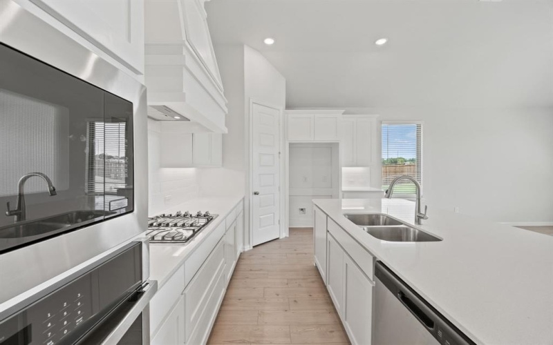 1438 Golden Meadow Drive, Van Alstyne, TX 75495, 4 Habitaciones Habitaciones , ,2 BañosBaños,Residential,En Venta,1438 Golden Meadow Drive,20986065