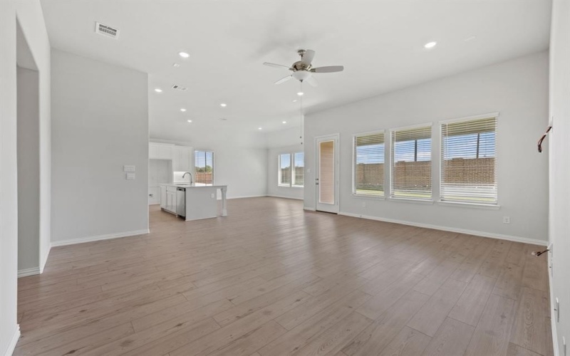 1438 Golden Meadow Drive, Van Alstyne, TX 75495, 4 Habitaciones Habitaciones , ,2 BañosBaños,Residential,En Venta,1438 Golden Meadow Drive,20986065