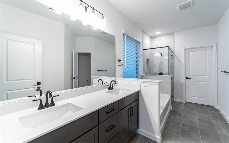 2413 Lundy Canyon Street, Forney, TX 75126, 4 Habitaciones Habitaciones , ,2 BañosBaños,Residential,En Venta,2413 Lundy Canyon Street,20986070