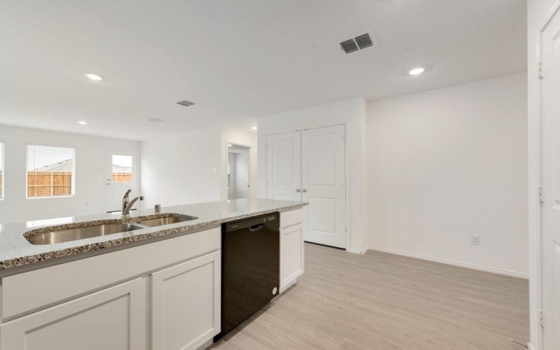 2058 Shady Oaks Drive, Ennis, TX 75119, 3 Bedrooms Bedrooms, ,2 BathroomsBathrooms,Residential,For Sale,2058 Shady Oaks Drive,20986076