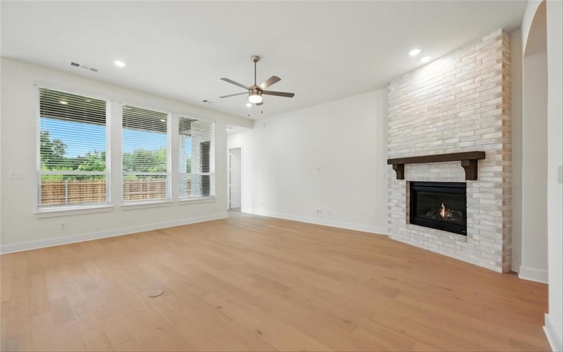 556 Lockhart Street, Waxahachie, TX 75165, 4 Bedrooms Bedrooms, ,3 BathroomsBathrooms,Residential,For Sale,556 Lockhart Street,20986225