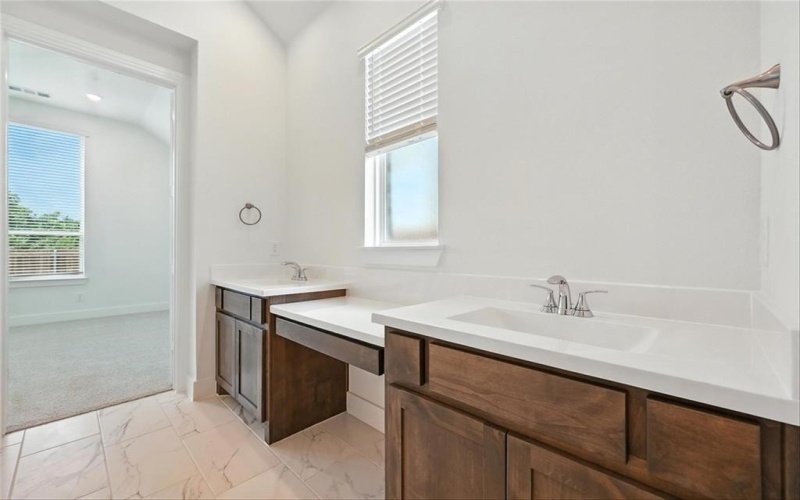 556 Lockhart Street, Waxahachie, TX 75165, 4 Bedrooms Bedrooms, ,3 BathroomsBathrooms,Residential,For Sale,556 Lockhart Street,20986225