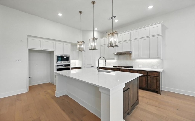 556 Lockhart Street, Waxahachie, TX 75165, 4 Bedrooms Bedrooms, ,3 BathroomsBathrooms,Residential,For Sale,556 Lockhart Street,20986225