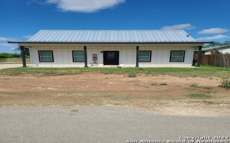 301 pickford, Sabinal, TX 78881, 2 Habitaciones Habitaciones , ,1 BañoBaños,Residential,En Venta,301 pickford,0,1880115