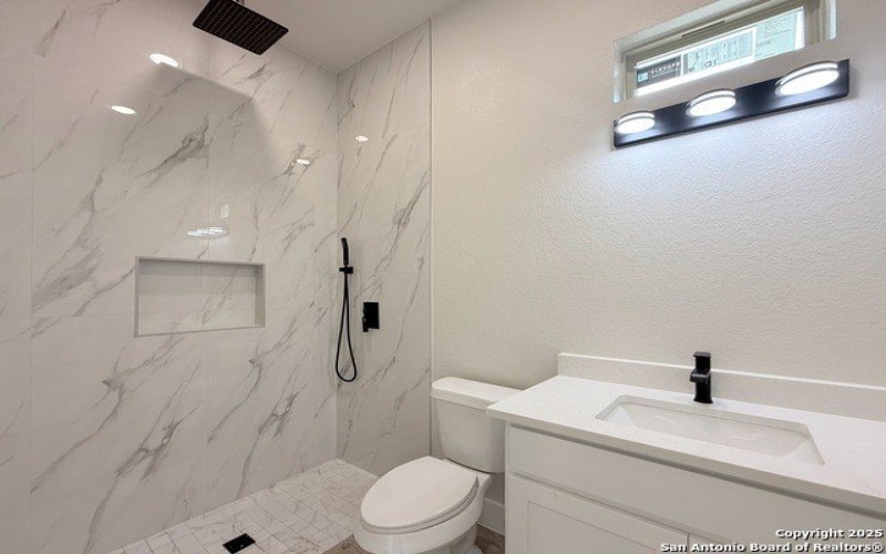 117 Pioneer Trl, Adkins, TX 78101, 5 Habitaciones Habitaciones , ,3 BañosBaños,Residential,En Venta,117 Pioneer Trl,1880141