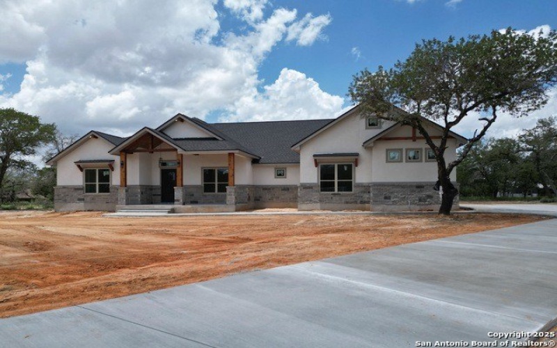 117 Pioneer Trl, Adkins, TX 78101, 5 Habitaciones Habitaciones , ,3 BañosBaños,Residential,En Venta,117 Pioneer Trl,1880141