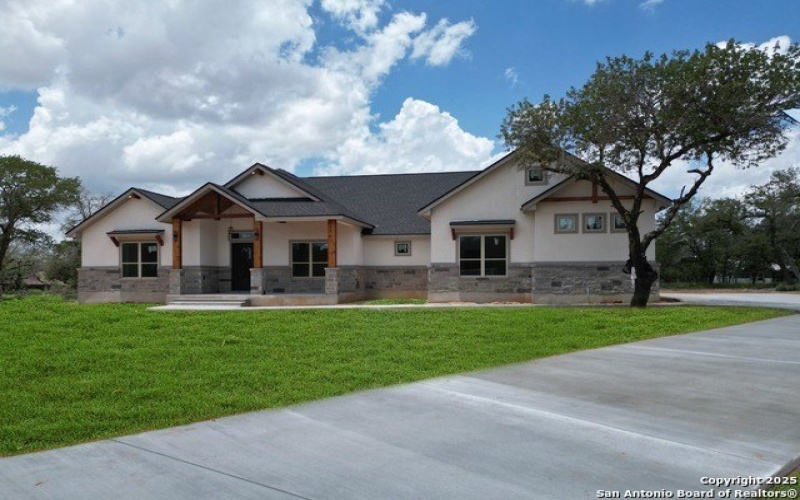 117 Pioneer Trl, Adkins, TX 78101, 5 Habitaciones Habitaciones , ,3 BañosBaños,Residential,En Venta,117 Pioneer Trl,1880141