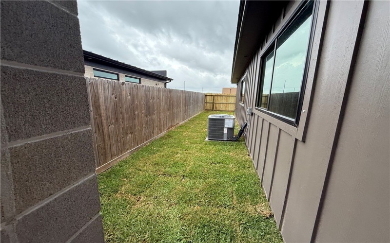 2722 Grace unit: A #A, Corpus Christi, TX 78414, 3 Habitaciones Habitaciones , ,3 BañosBaños,Residential Multi Family,En Venta,2722 Grace unit: A,461422